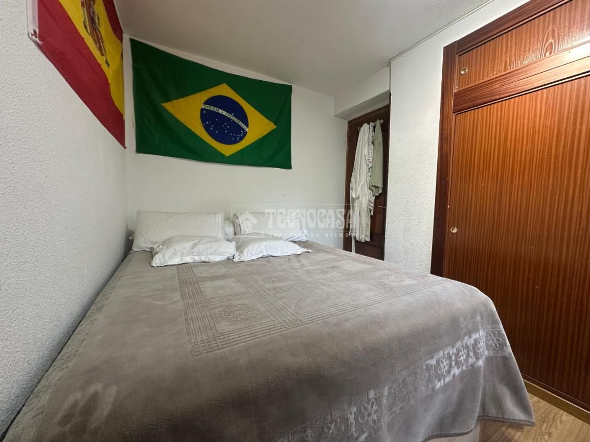 Bedroom of Flat for sale in  Madrid Capital  with Air Conditioner and Heating