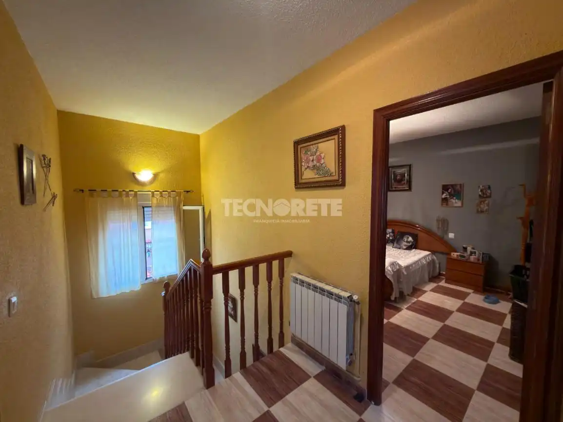 Detached homes for sale in Dosbarrios, Toledo