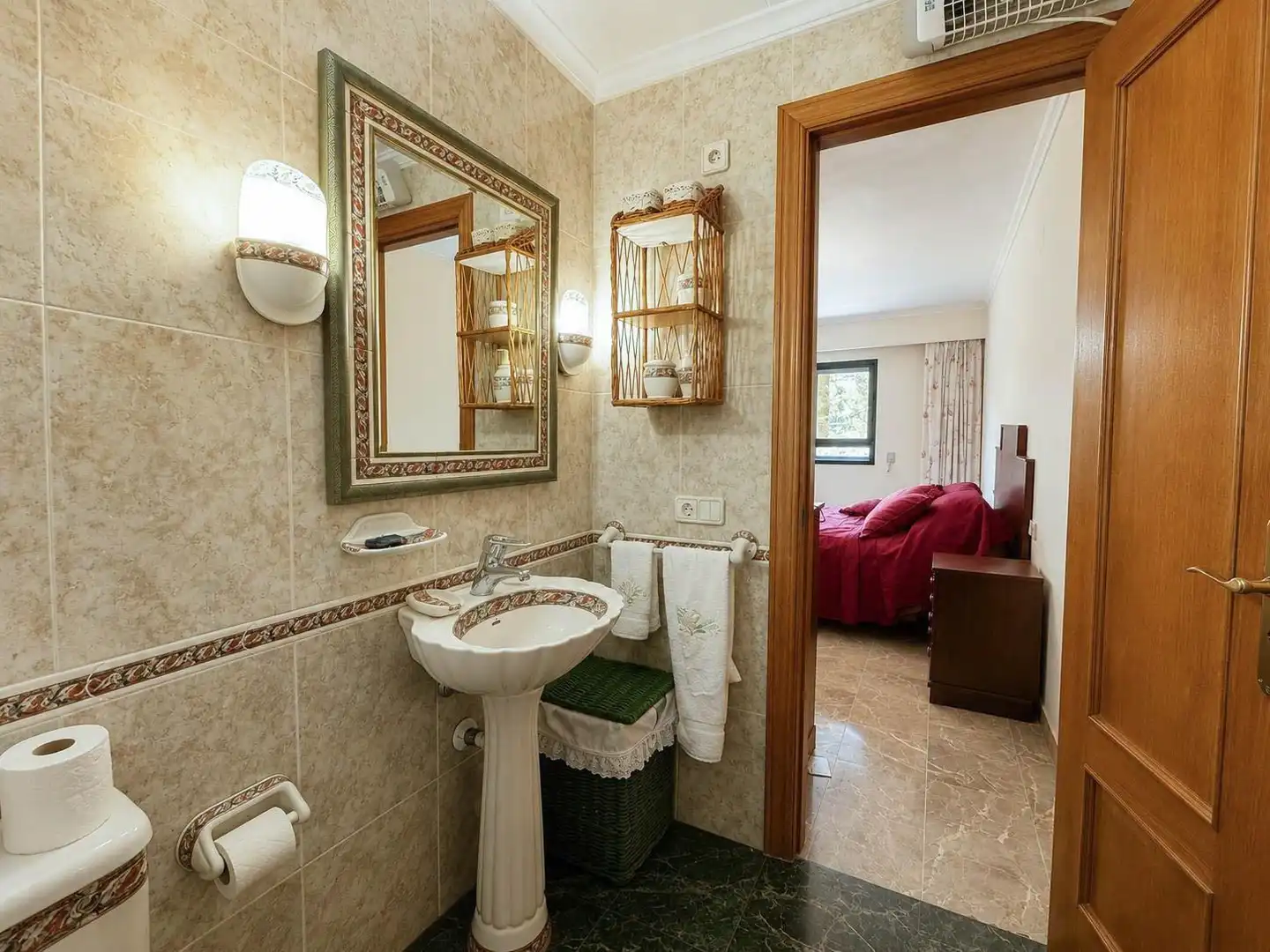 Bathroom of Flat for rent in Valencia  with Furnished and Balcony