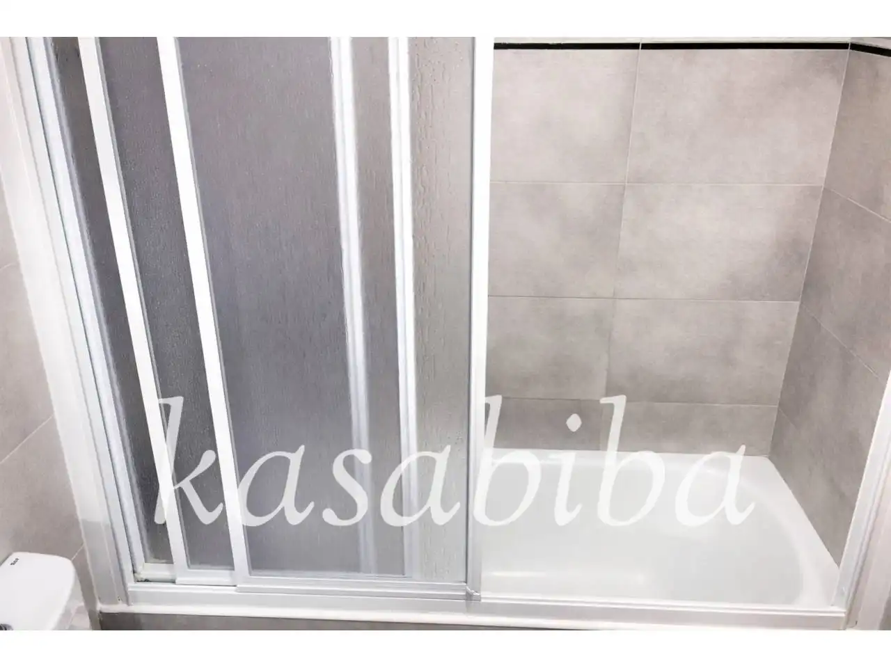 Badezimmer von Wohnung zum Verkauf in Rocafort mit Klimaanlage und Heizung