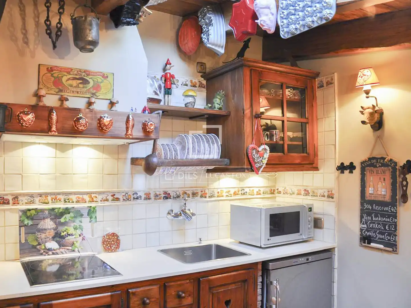 Cocina de Casa o chalet en venta en Barcelona con Aire acondicionado, Calefacción y Jardín privado