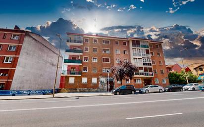 Vista exterior de Àtic en venda en Bilbao  amb Calefacció i Balcó