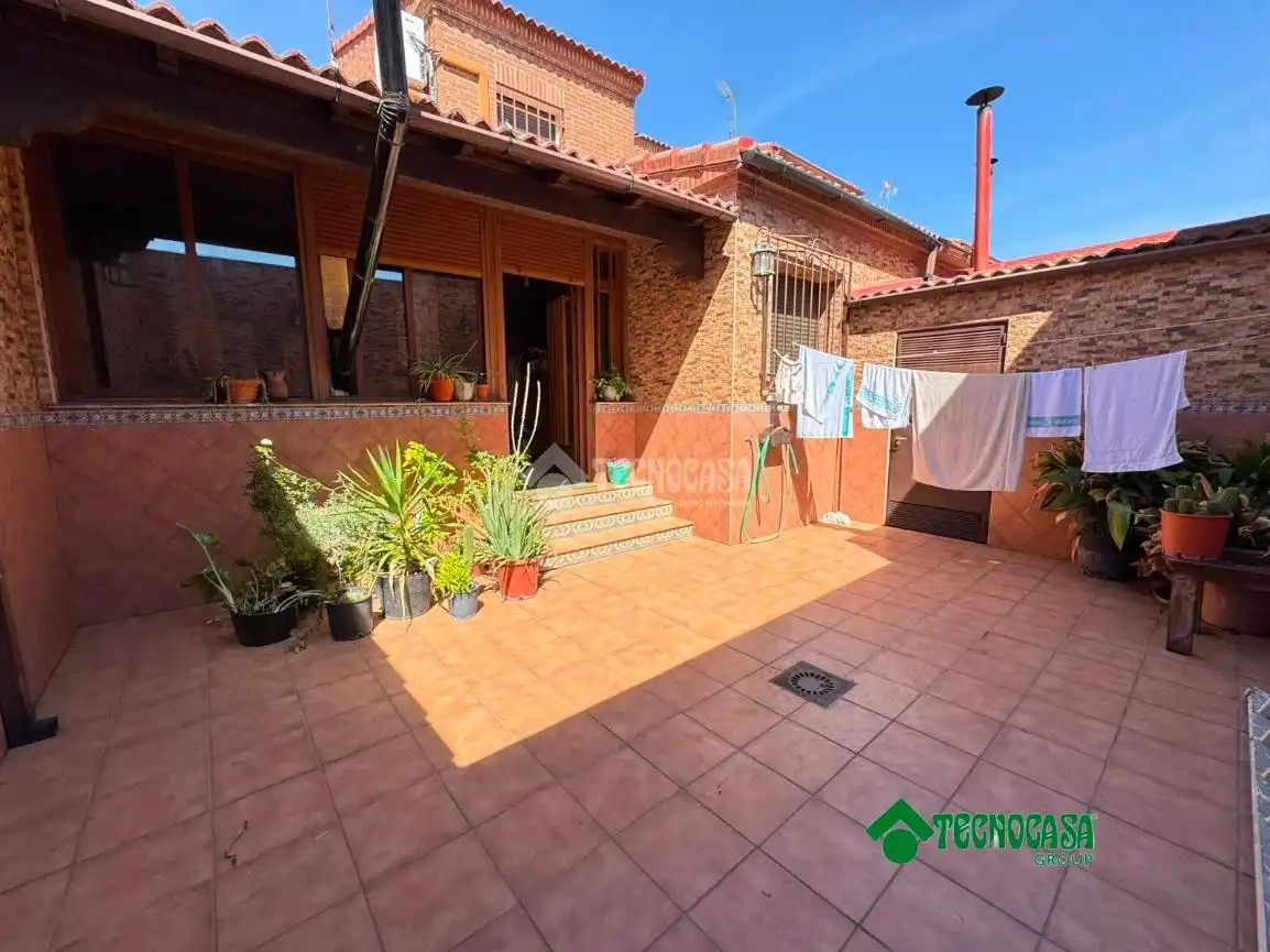 Terrassa de Casa adosada en venda en Gerindote amb Aire condicionat, Calefacció i Jardí privat