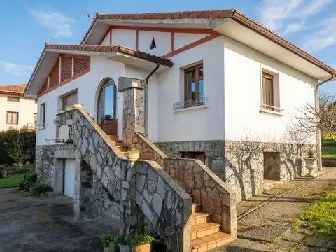 Vista exterior de Casa o xalet en venda en Zaratamo, Bizkaia