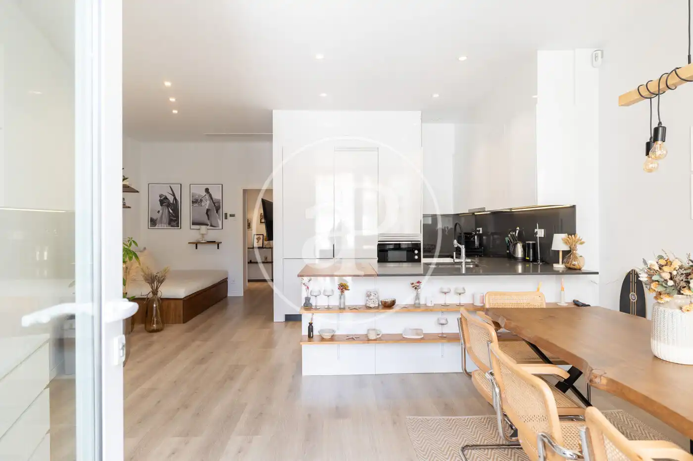 Außenansicht von Wohnung zum Verkauf in Barcelona mit Klimaanlage, Heizung und Terrasse