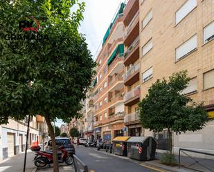 Vista exterior de Pis en venda en  Granada Capital amb Calefacció i Terrassa