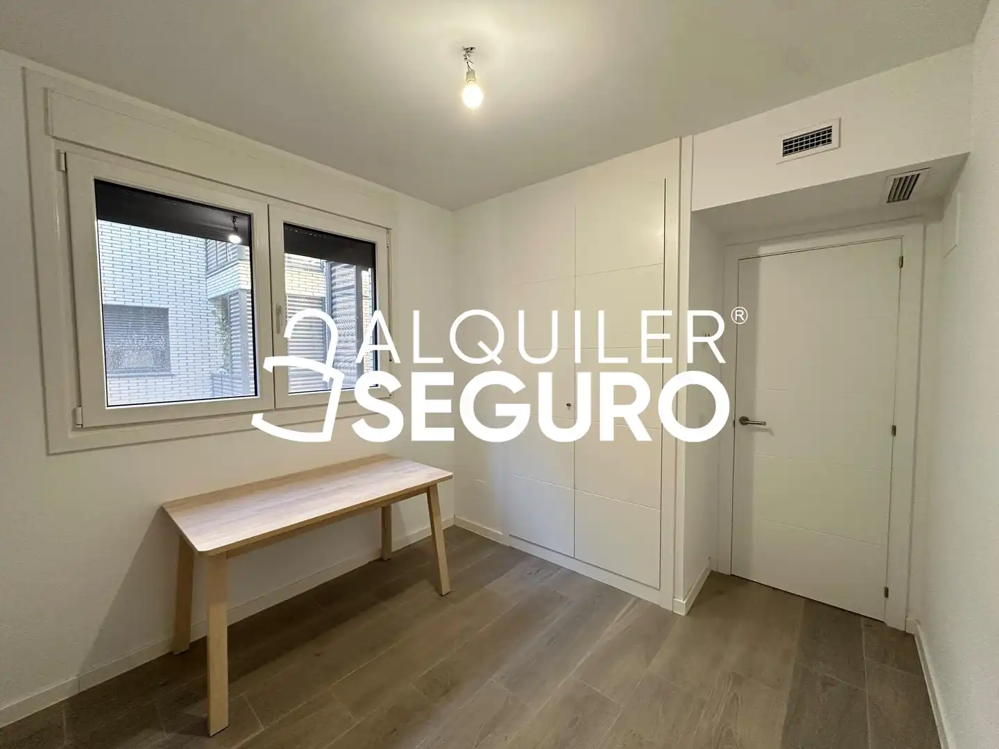 Bedroom of Flat for rent in Madrid  with Air Conditioner, Heating and Storage room