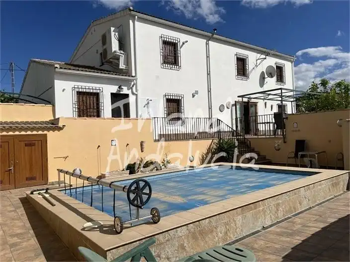 Piscina de Casa adosada en venta en Alcalá la Real con Terraza y Internet