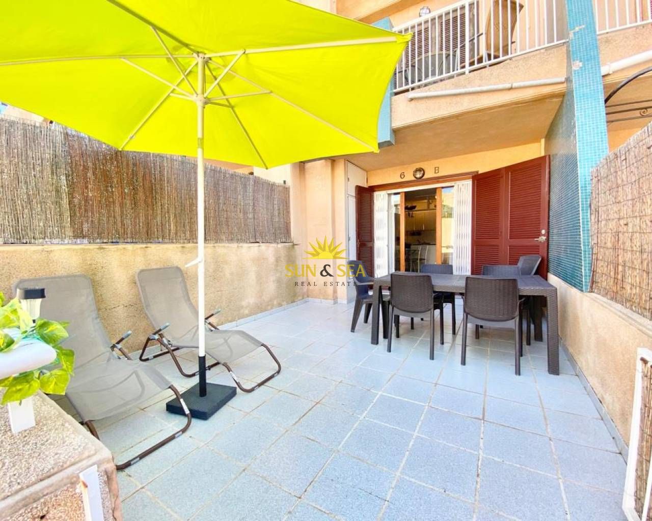 Terraza de Piso en venta en Torrevieja con Aire acondicionado, Terraza y Piscina
