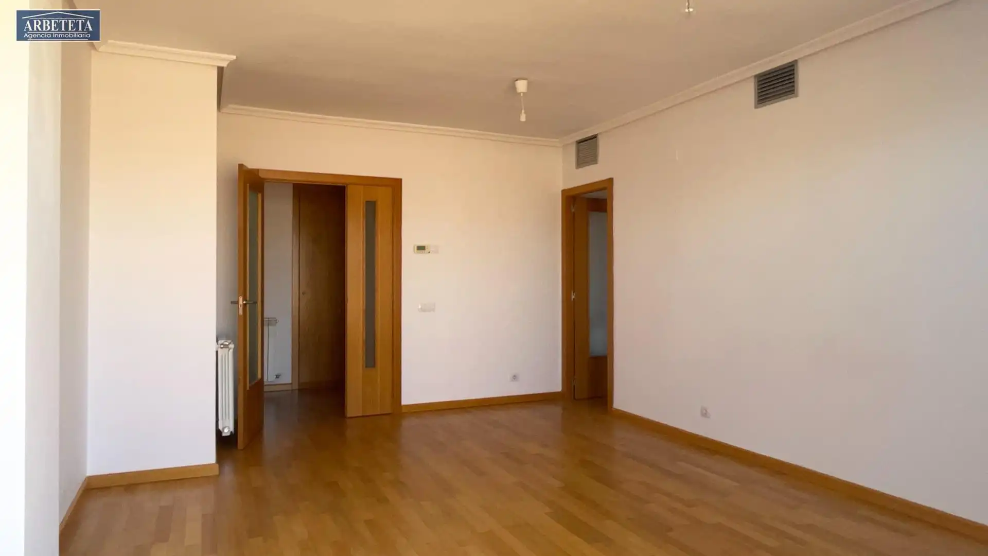 Habitación de Ático en venta en Guadalajara con Calefacción, Terraza y Trastero