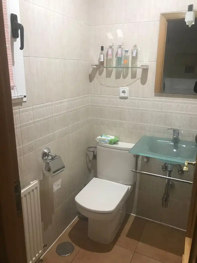 Badezimmer von Maisonette zur Miete in Salamanca mit Heizung, Privatgarten und Parkett