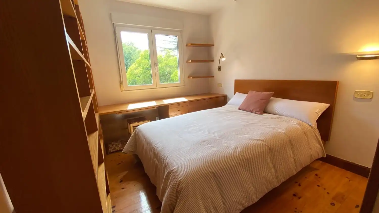 Bedroom of Flat for rent in Donostia - San Sebastián   with Heating, Terrace and Furnished