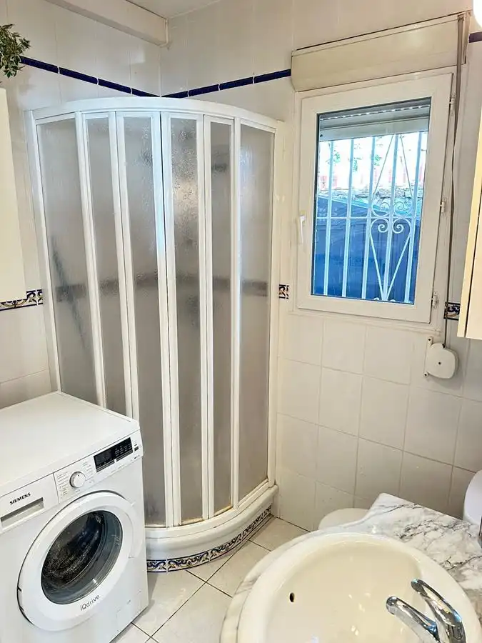 Badezimmer von Haus oder Chalet zum Verkauf in Salobreña mit Klimaanlage, Terrasse und Schwimmbad