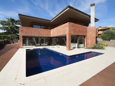 Maison avec piscine à vendre à Begues