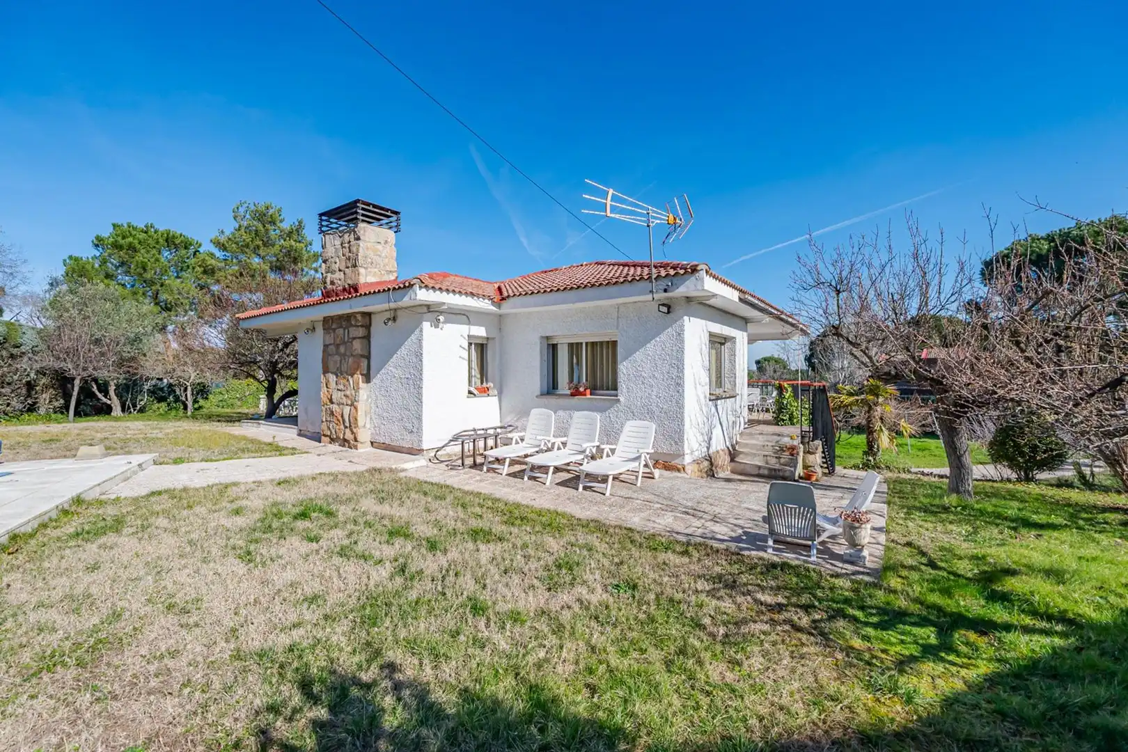 Vista exterior de Casa o chalet en venta en Tres Cantos con Calefacción, Jardín privado y Terraza