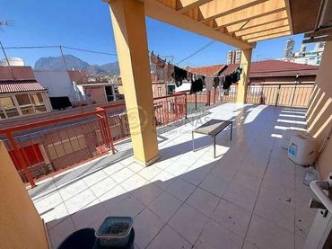 Àtic amb balcó en venda a Calle Calle Maravall 31