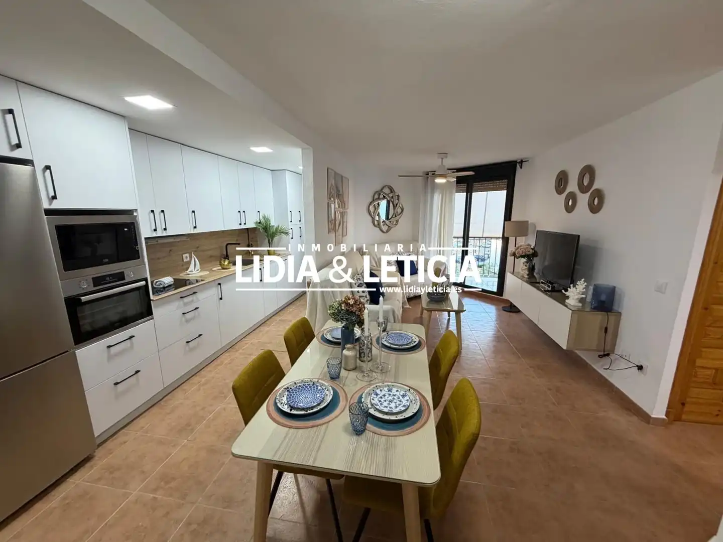 Außenansicht von Dachboden zum Verkauf in Zahara de los Atunes mit Privatgarten, Terrasse und Abstellraum