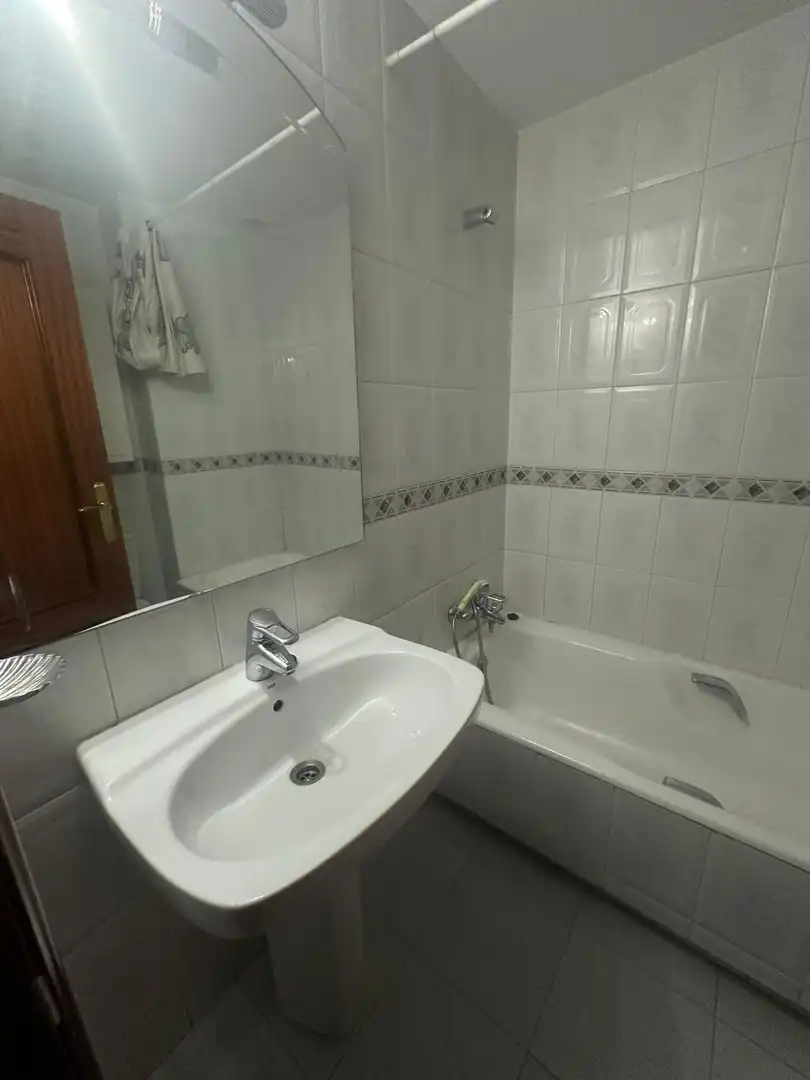 Baño de Piso en venta en León Capital  con Calefacción, Terraza y TV