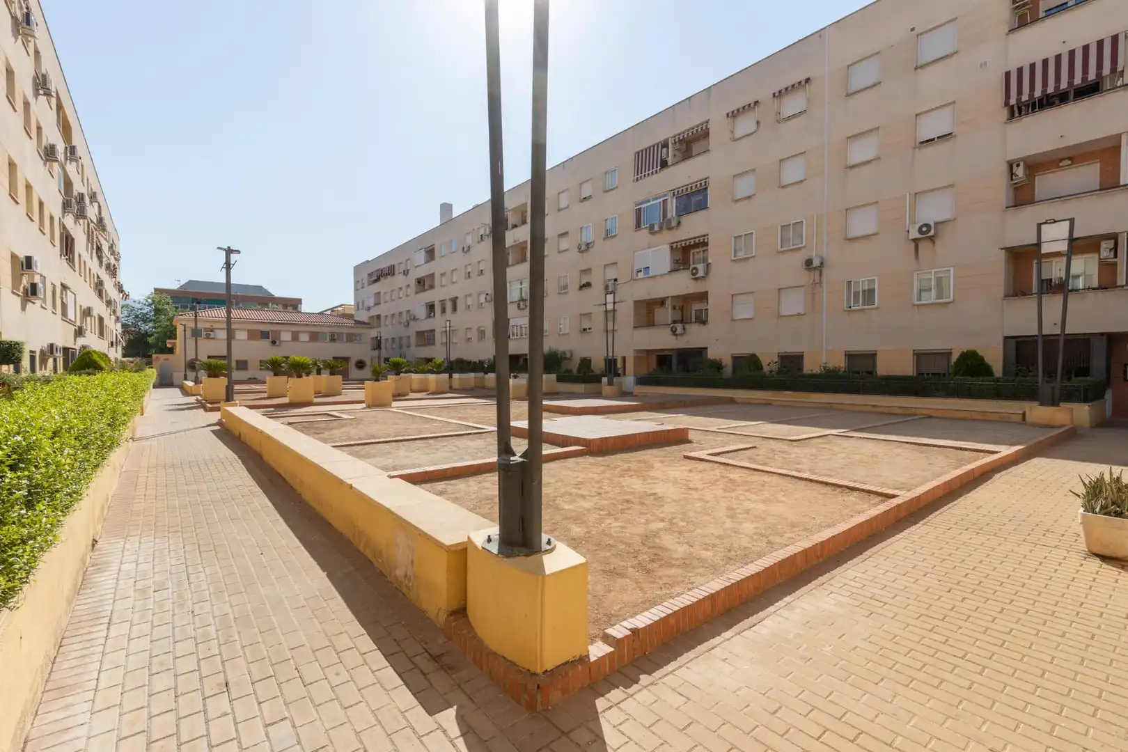 Vista exterior de Piso en venta en Granada con Calefacción, Terraza y Amueblado