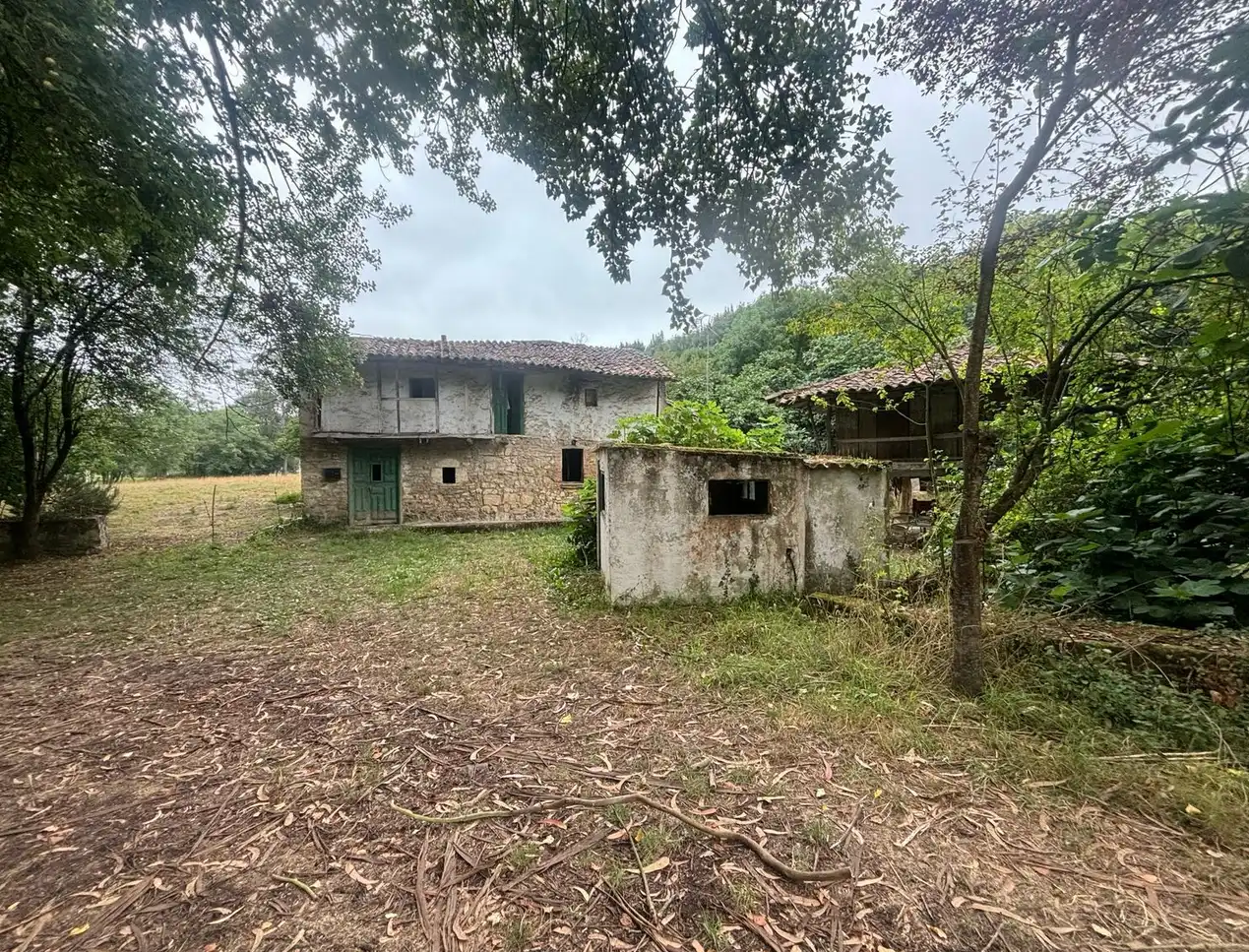 Finca rústica en venda en Gijón  amb Jardí privat