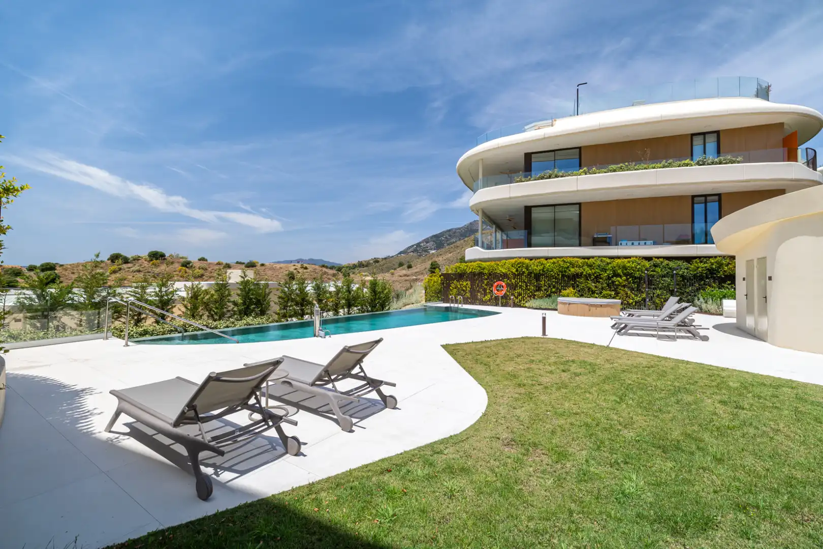 Vista exterior de Pis de lloguer en Fuengirola amb Aire condicionat, Calefacció i Terrassa