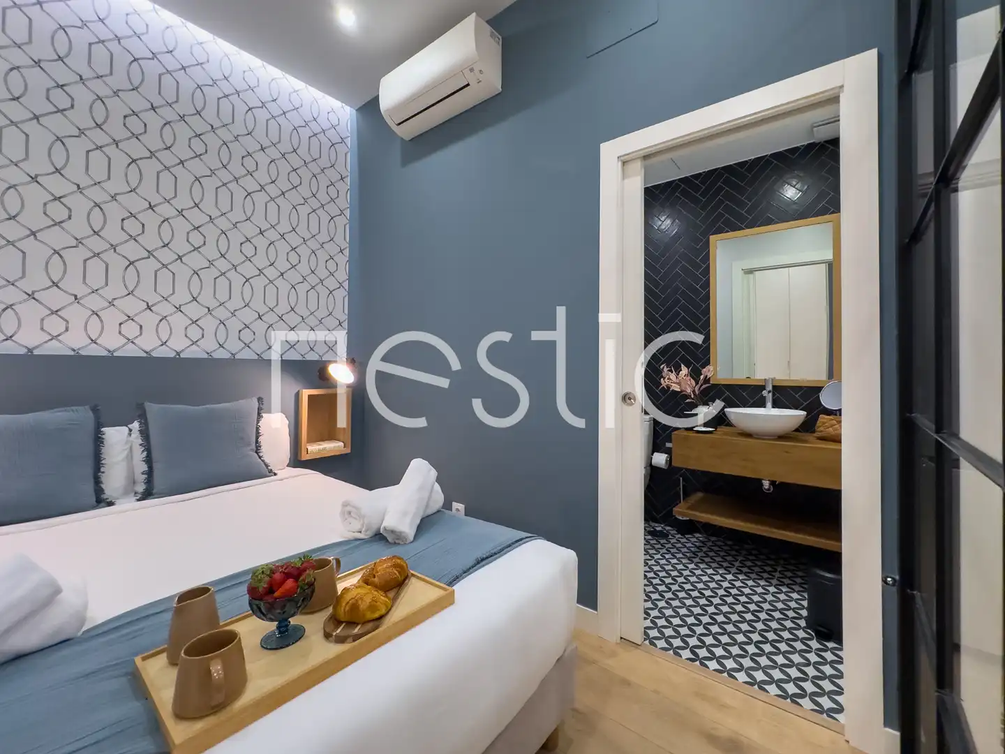 Habitación de Apartamento de alquiler en Madrid con Aire acondicionado, Calefacción y Amueblado
