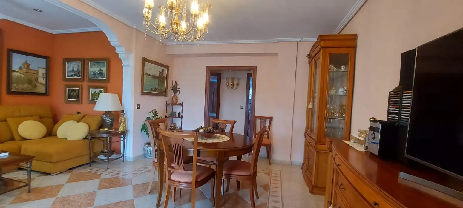 Comedor de Piso en venta en Sagunto / Sagunt con Calefacción y Trastero