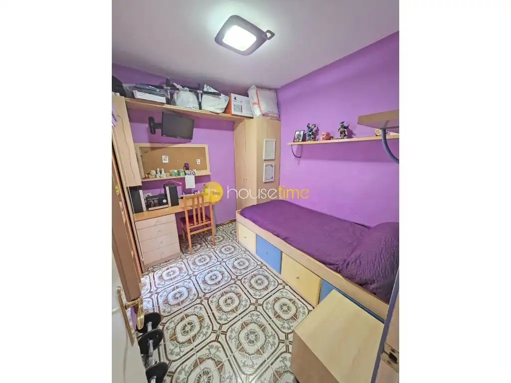 Schlafzimmer von Dachboden zum Verkauf in Badalona