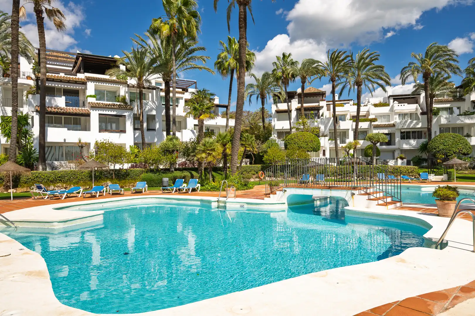 Garden of Ground floor for sale in Estepona  with Air Conditioner, Terrace and Swimming Pool