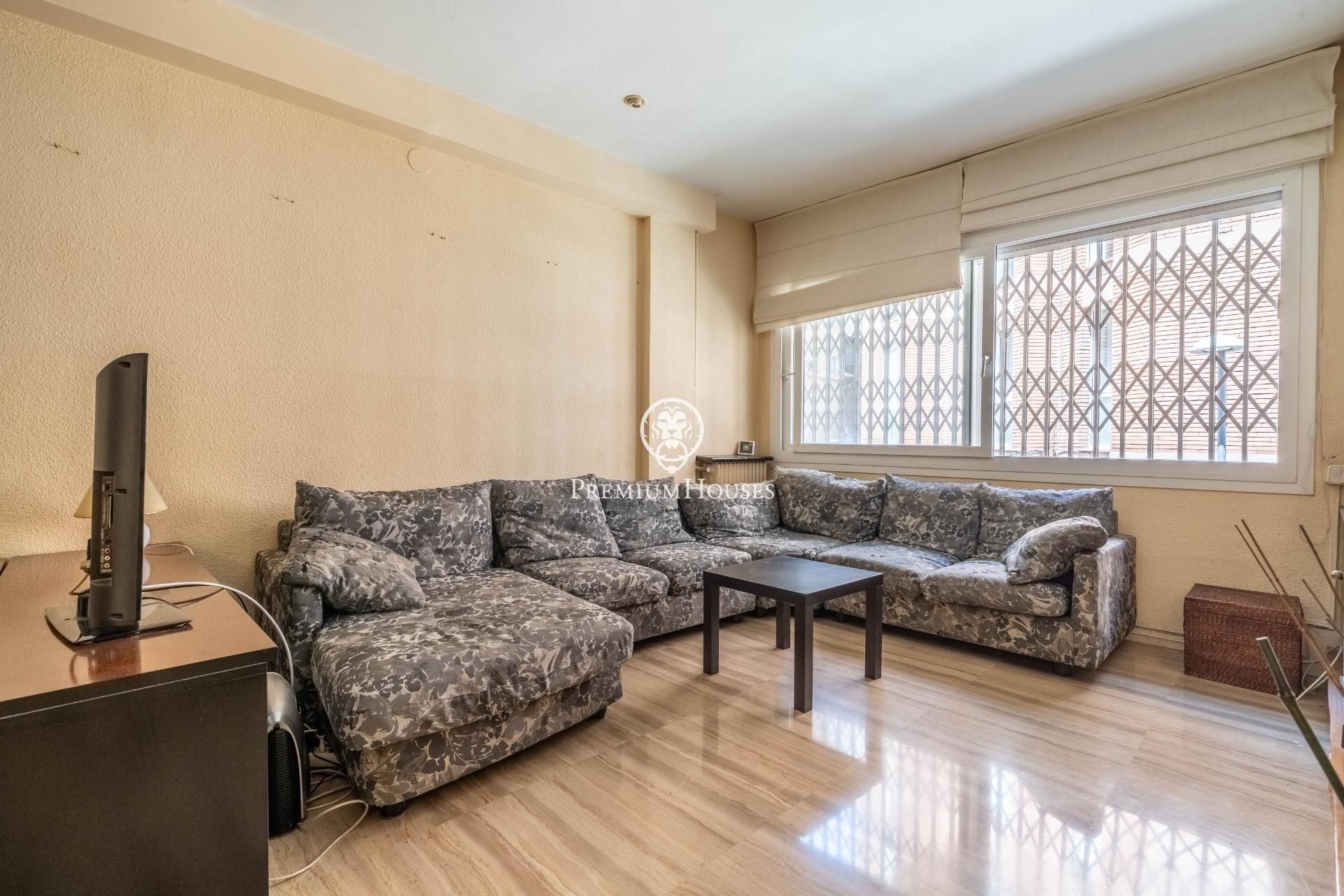 Living room of Flat for sale in  Barcelona Capital  with Swimming Pool