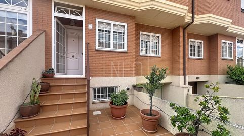 Foto 2 de Casa adosada en venta en Calle Laguna de Peñalara, Laguna Park, Parla