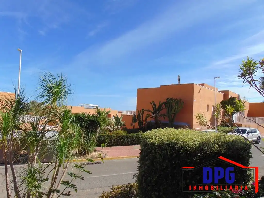 Vista exterior de Apartament en venda en Mojácar amb Aire condicionat, Terrassa i Traster