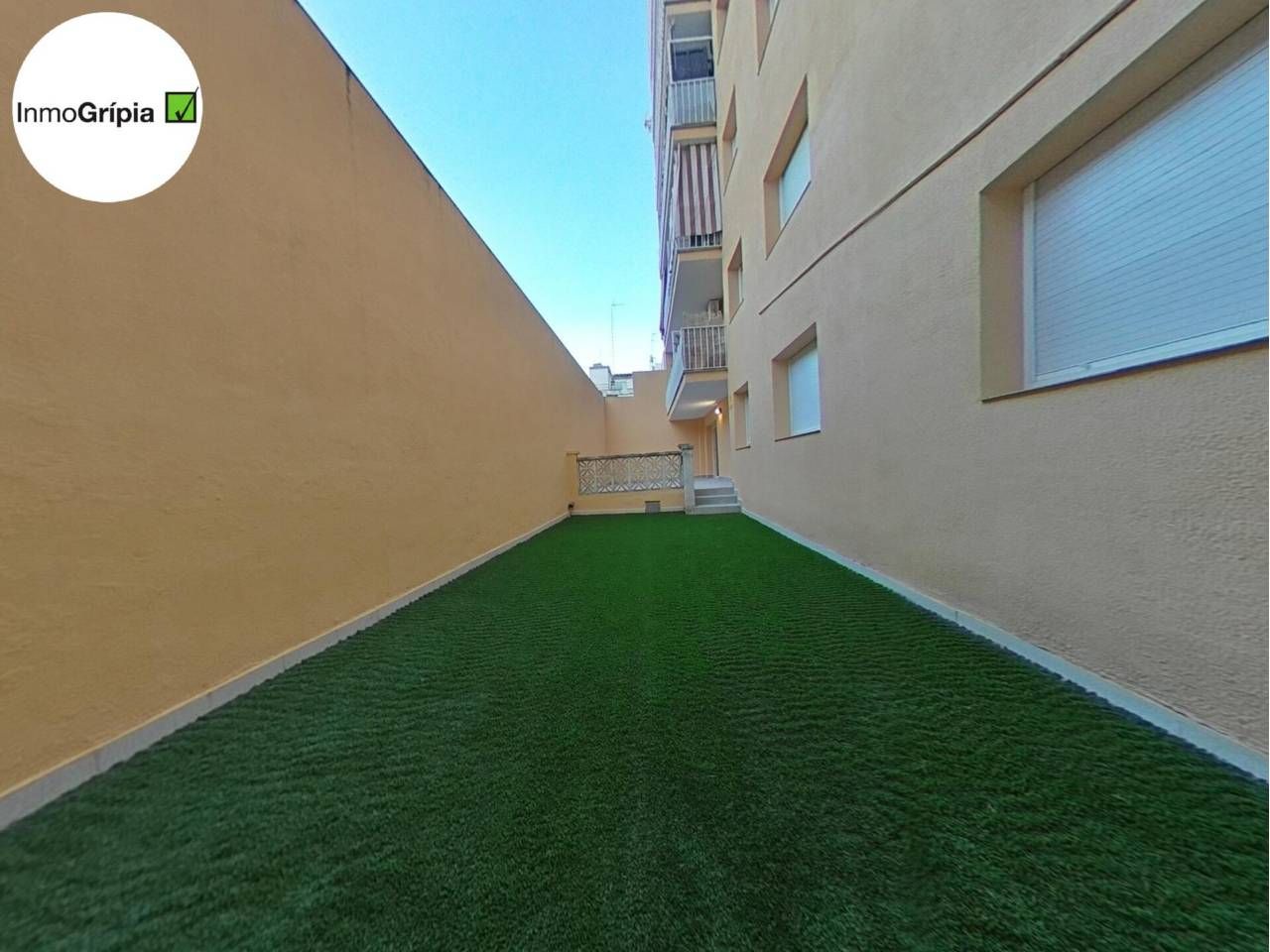 Exterior view of Flat for sale in Terrassa  with Air Conditioner, Heating and Parquet flooring