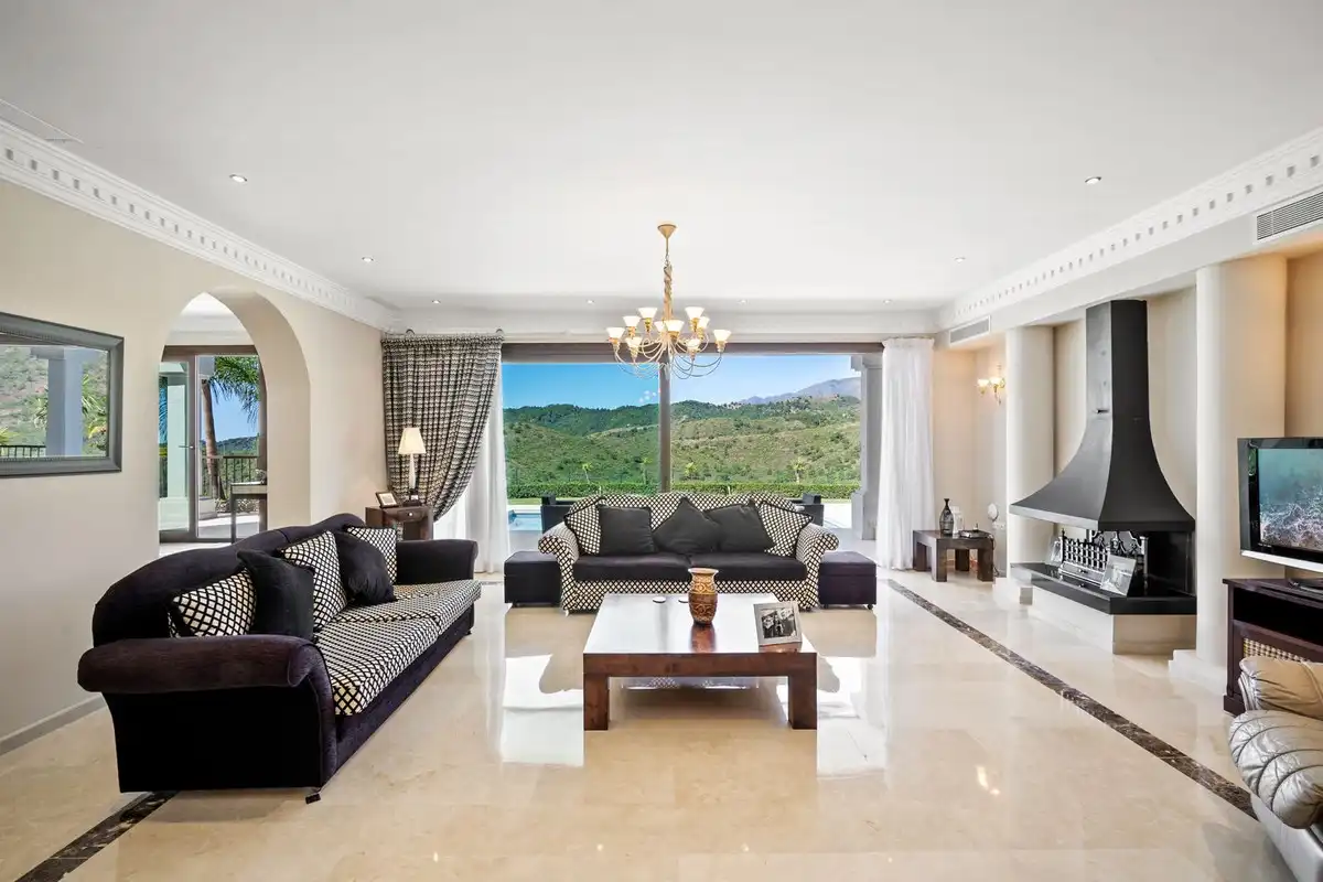 Casa con piscina en venta en Benahavís pueblo, imagen 5