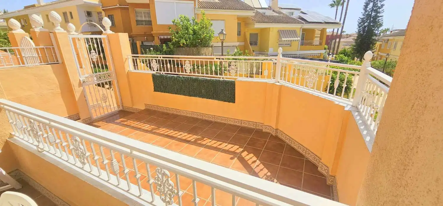Casa adosada en venda a El Tomillar