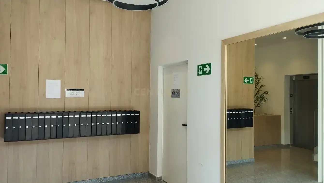 Pis en venda en Irun  amb Rentadora, Microones i Balcó