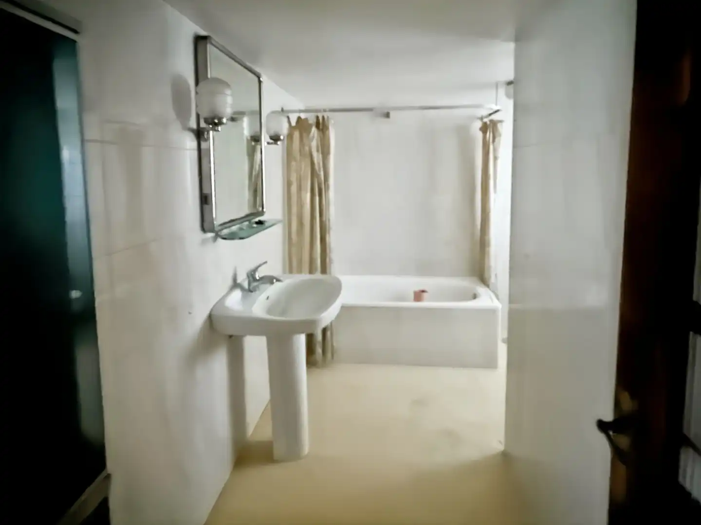 Baño de Casa adosada en venta en Narón con Jardín privado