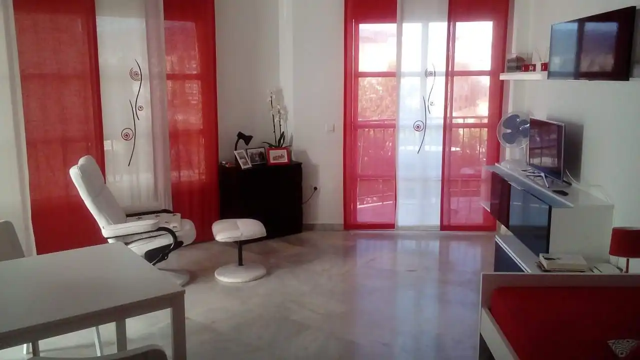 Estudio de alquiler en Calle Luchana, La Trinidad