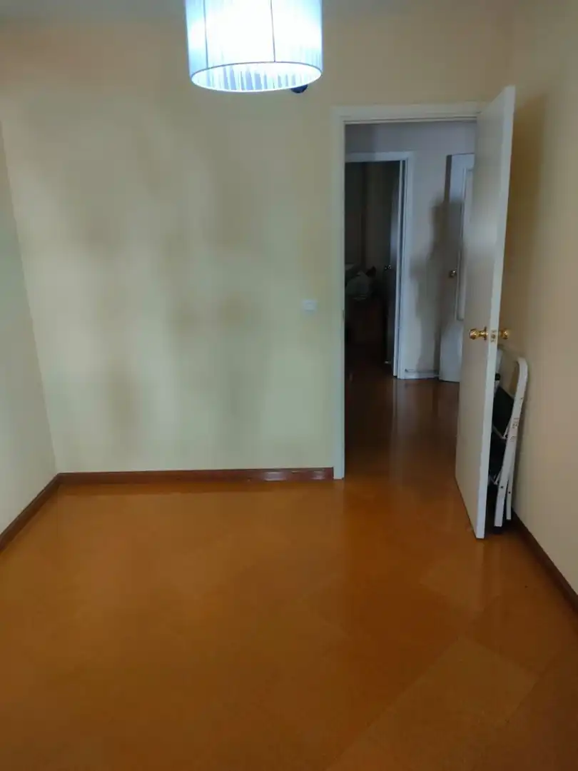 Flat for rent in Sevilla  with Air Conditioner and Furnished
