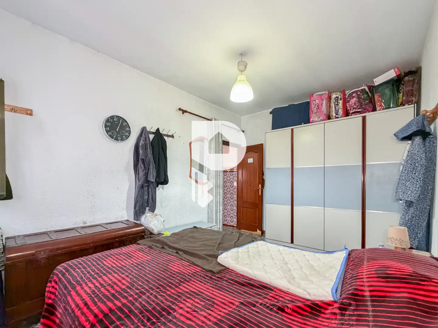 Schlafzimmer von Haus oder Chalet zum Verkauf in Sant Vicenç Dels Horts mit Terrasse, Abstellraum und Fernseher