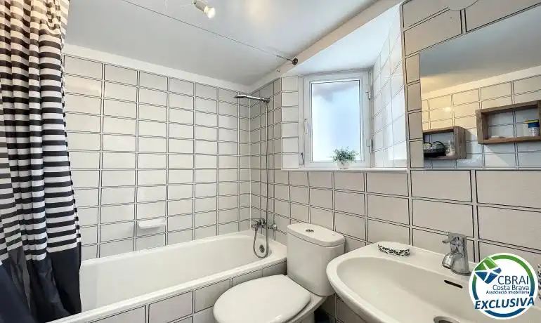 Baño de Apartamento en venta en Empuriabrava
