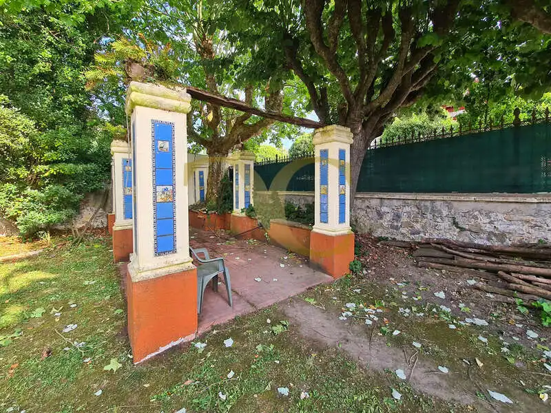 Vista exterior de Casa o xalet en venda en Gijón  amb Jardí privat, Terrassa i Traster