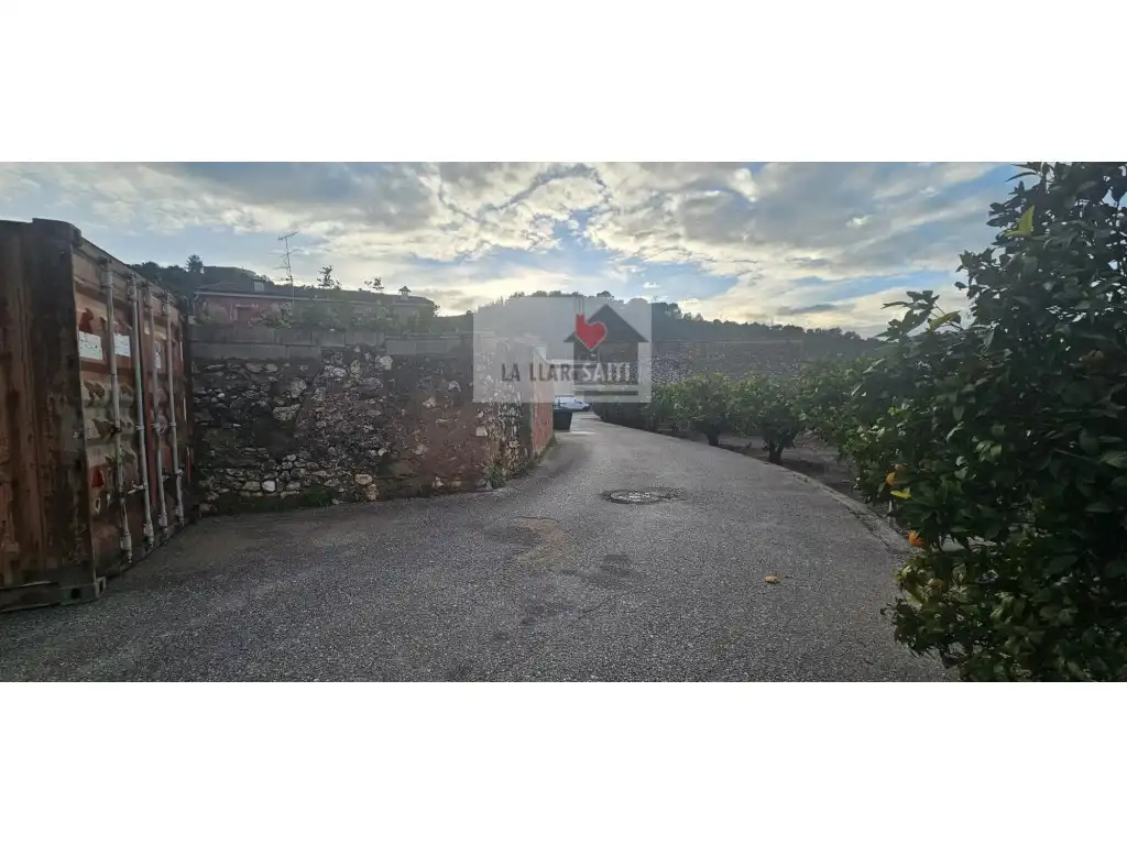 Vista exterior de Nave industrial en venta en L'Énova