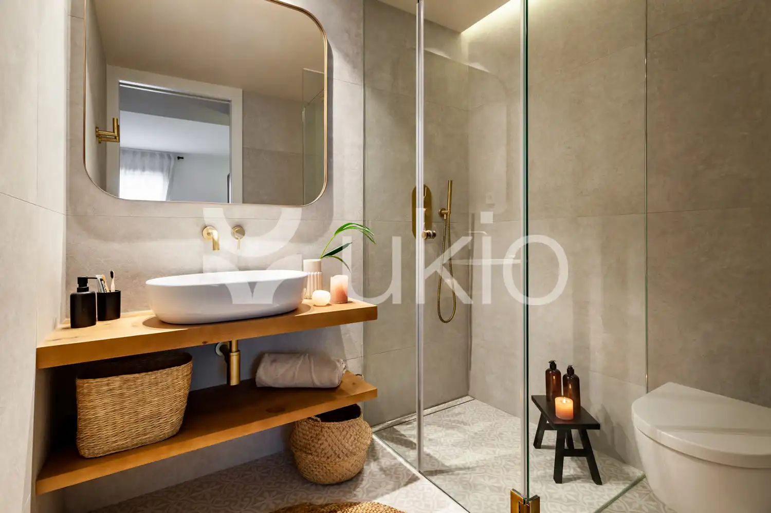 Baño de Apartamento de alquiler en Barcelona con Aire acondicionado, Calefacción y Amueblado