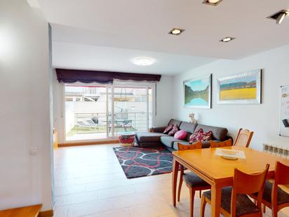 Living room of Single-family semi-detached for sale in Santa Perpètua de Mogoda  with Air Conditioner, Heating and Private garden