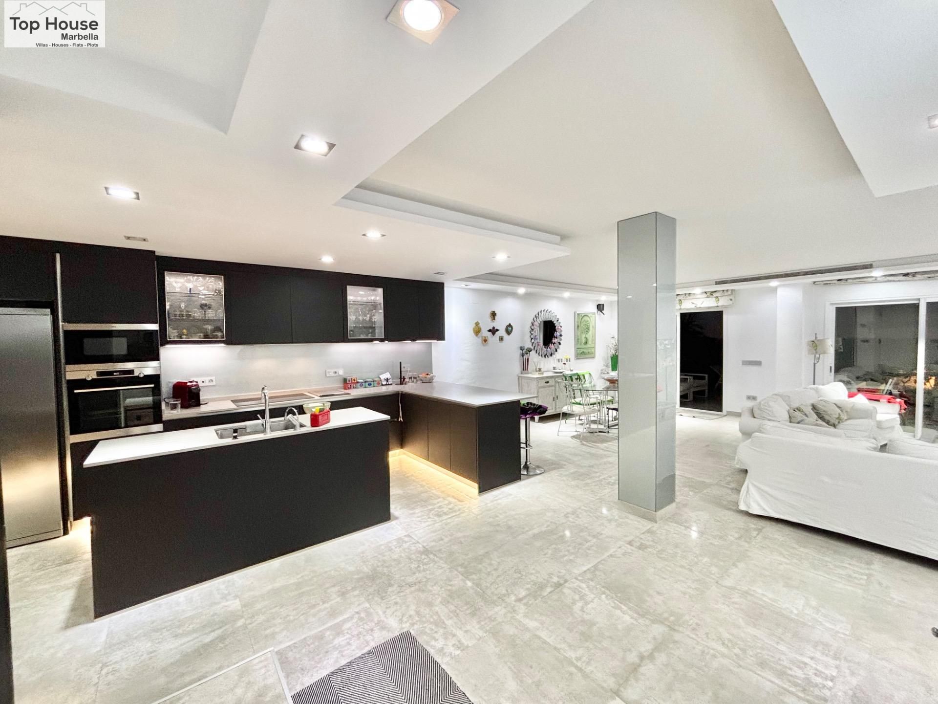 Kitchen of Single-family semi-detached to rent in Marbella  with Air Conditioner, Private garden and Terrace