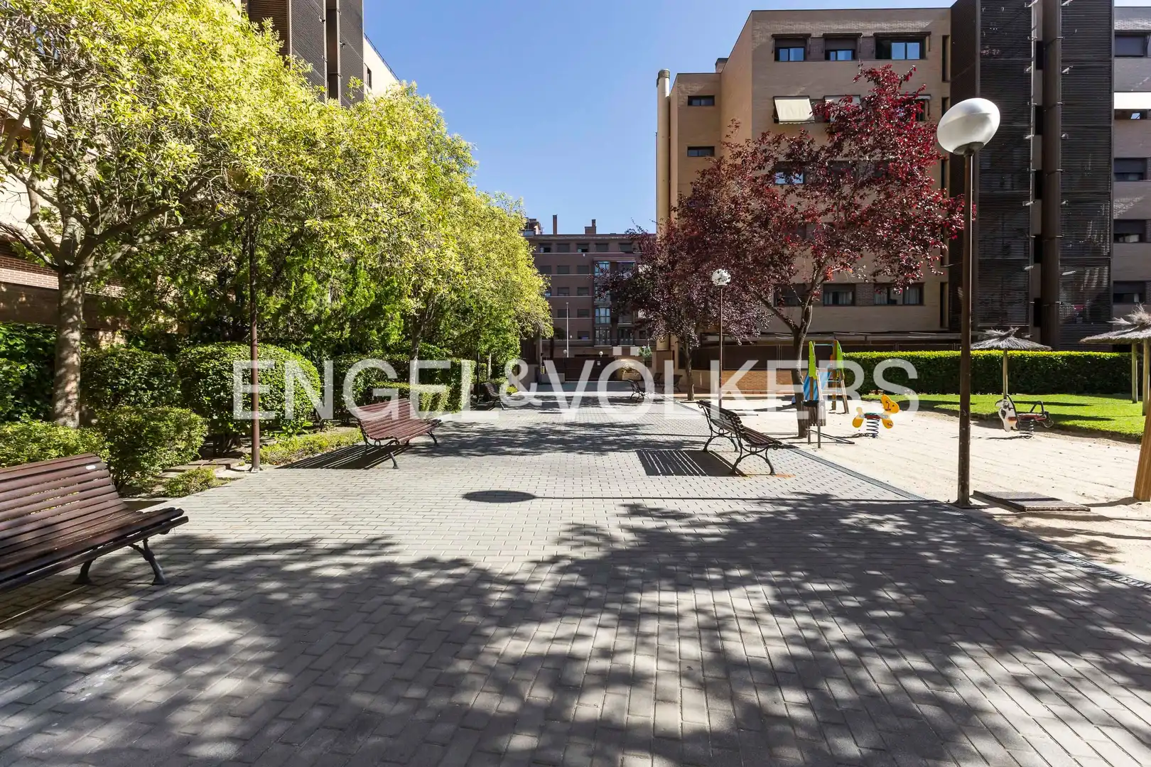 Exterior view of Apartments for sale in Madrid  with Air Conditioner, Heating and Private garden