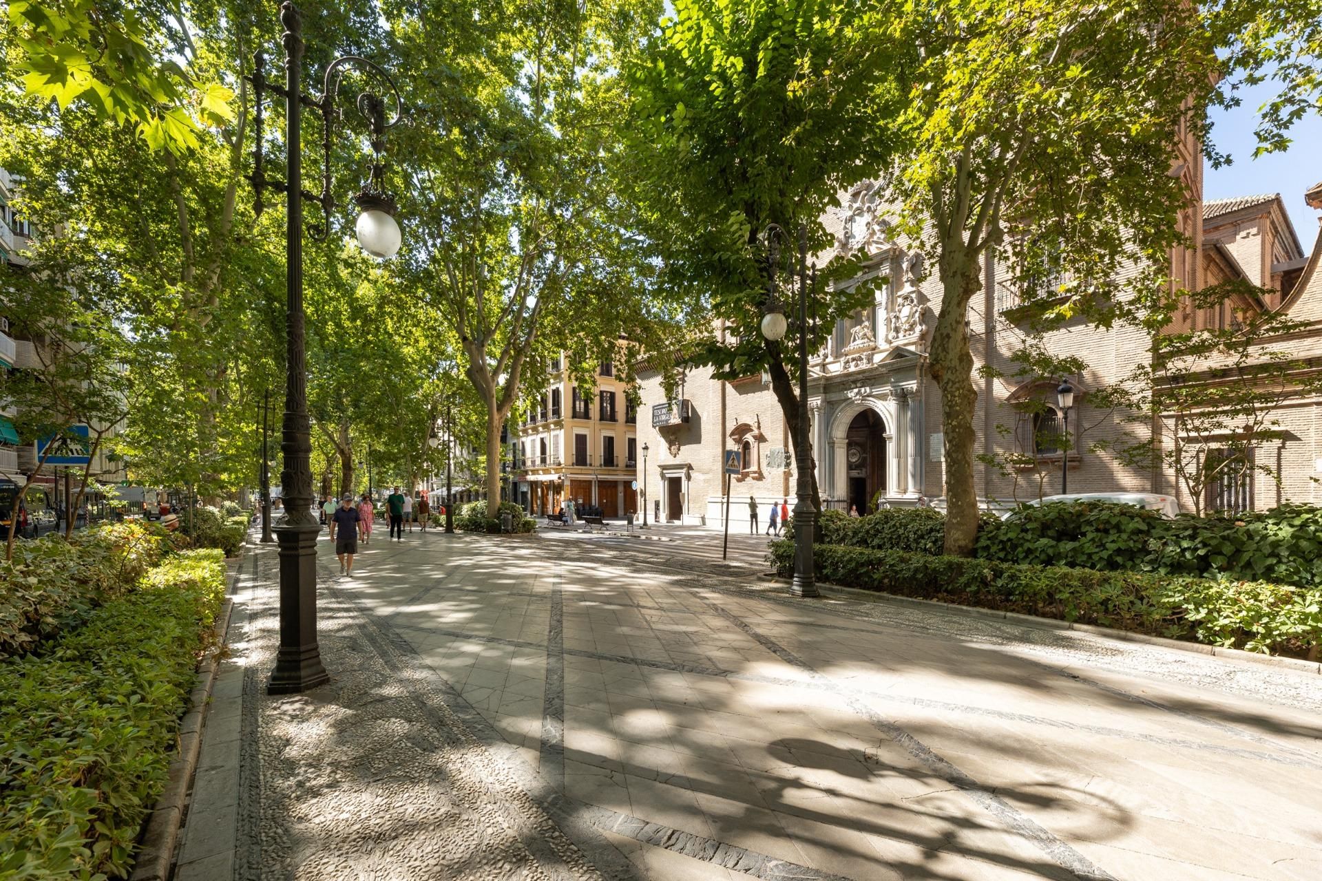 Exterior view of Garage for sale in  Granada Capital