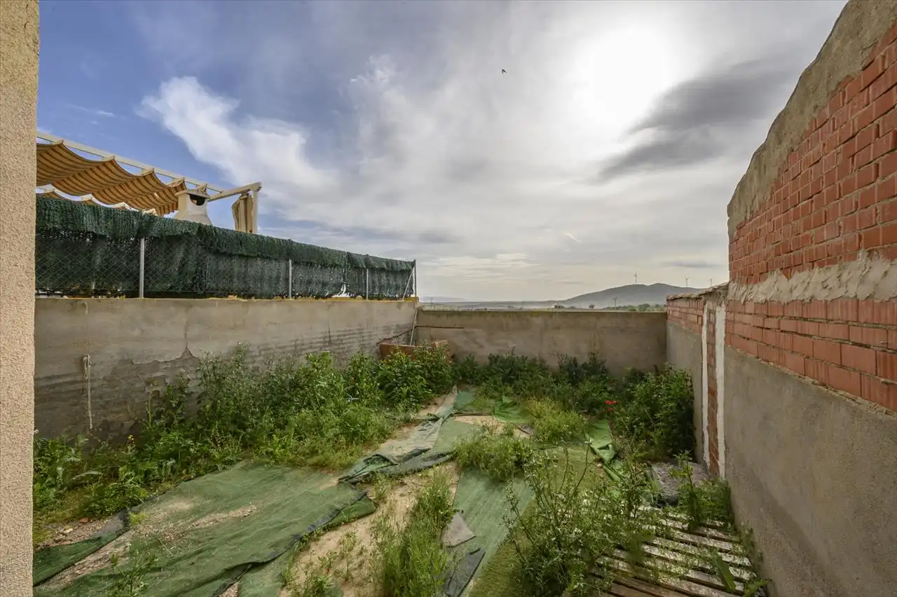 Casa adosada en venta en Almonacid de Toledo con Terraza y Trastero