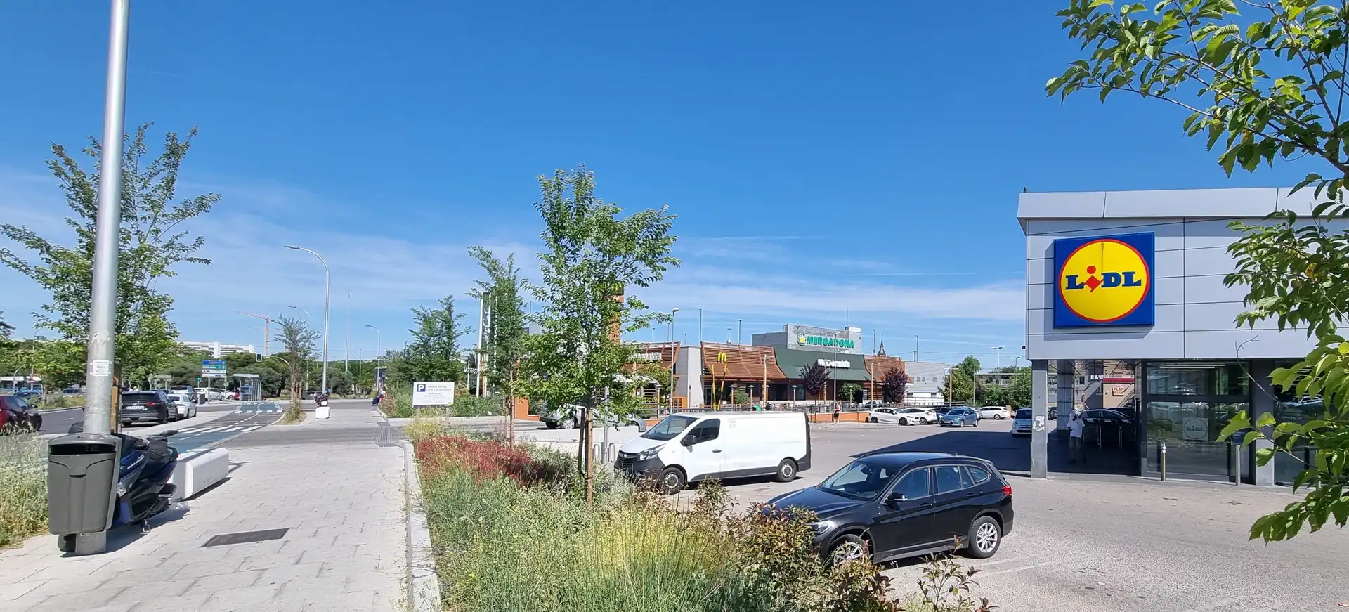 Vista exterior de Local en venta en Madrid